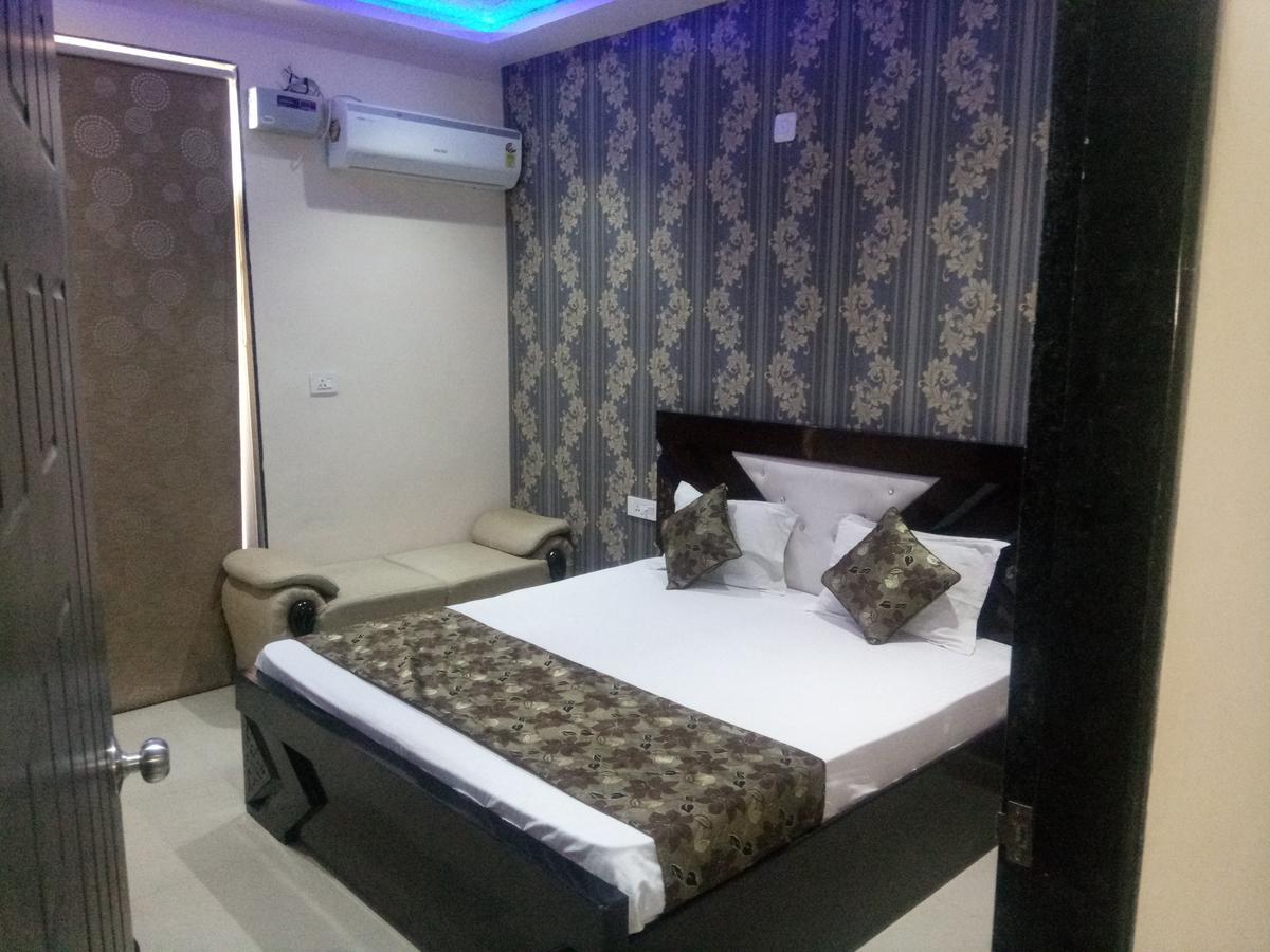Anamsa Residency Otel Vrindāvan Dış mekan fotoğraf