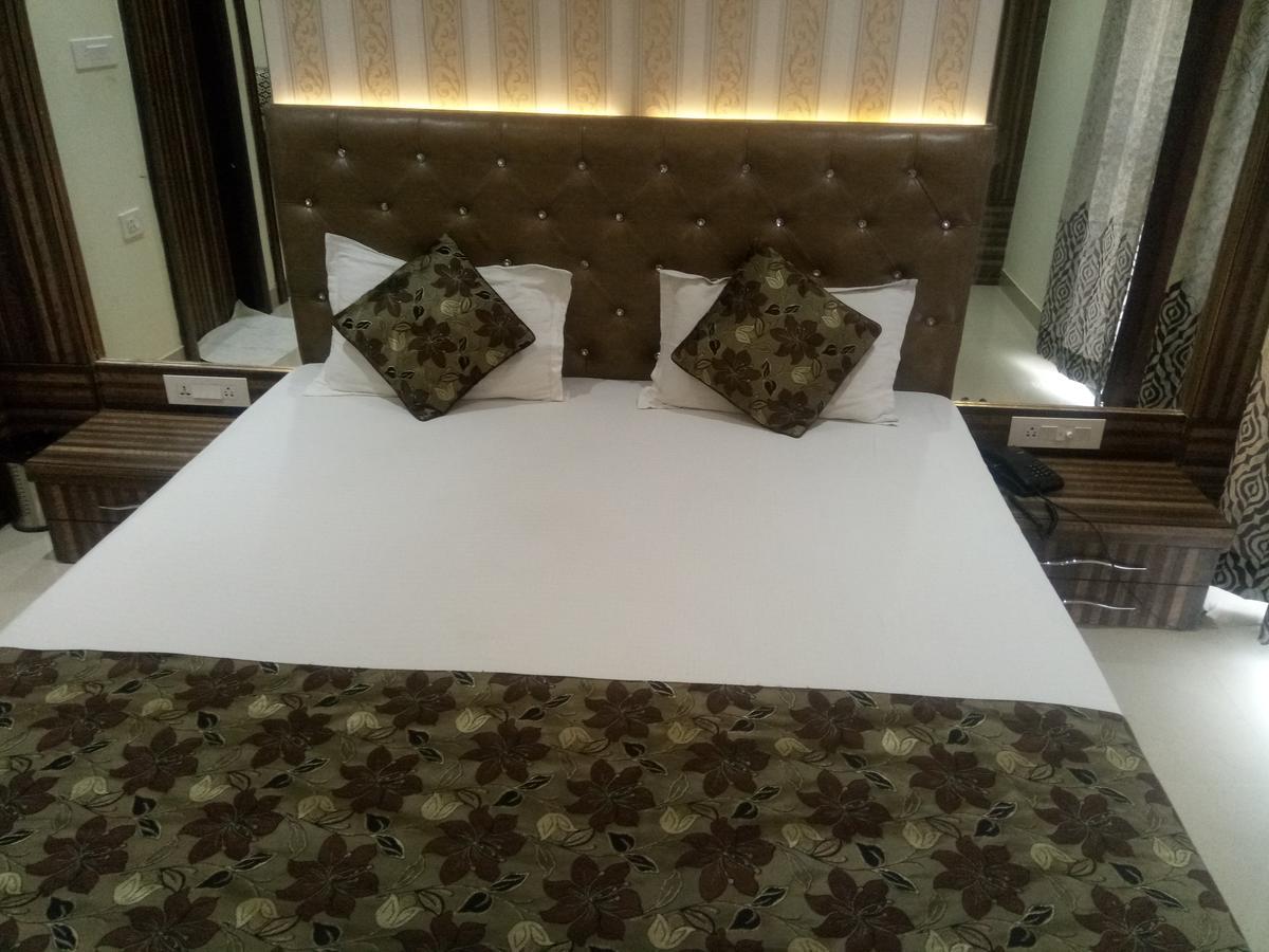 Anamsa Residency Otel Vrindāvan Dış mekan fotoğraf