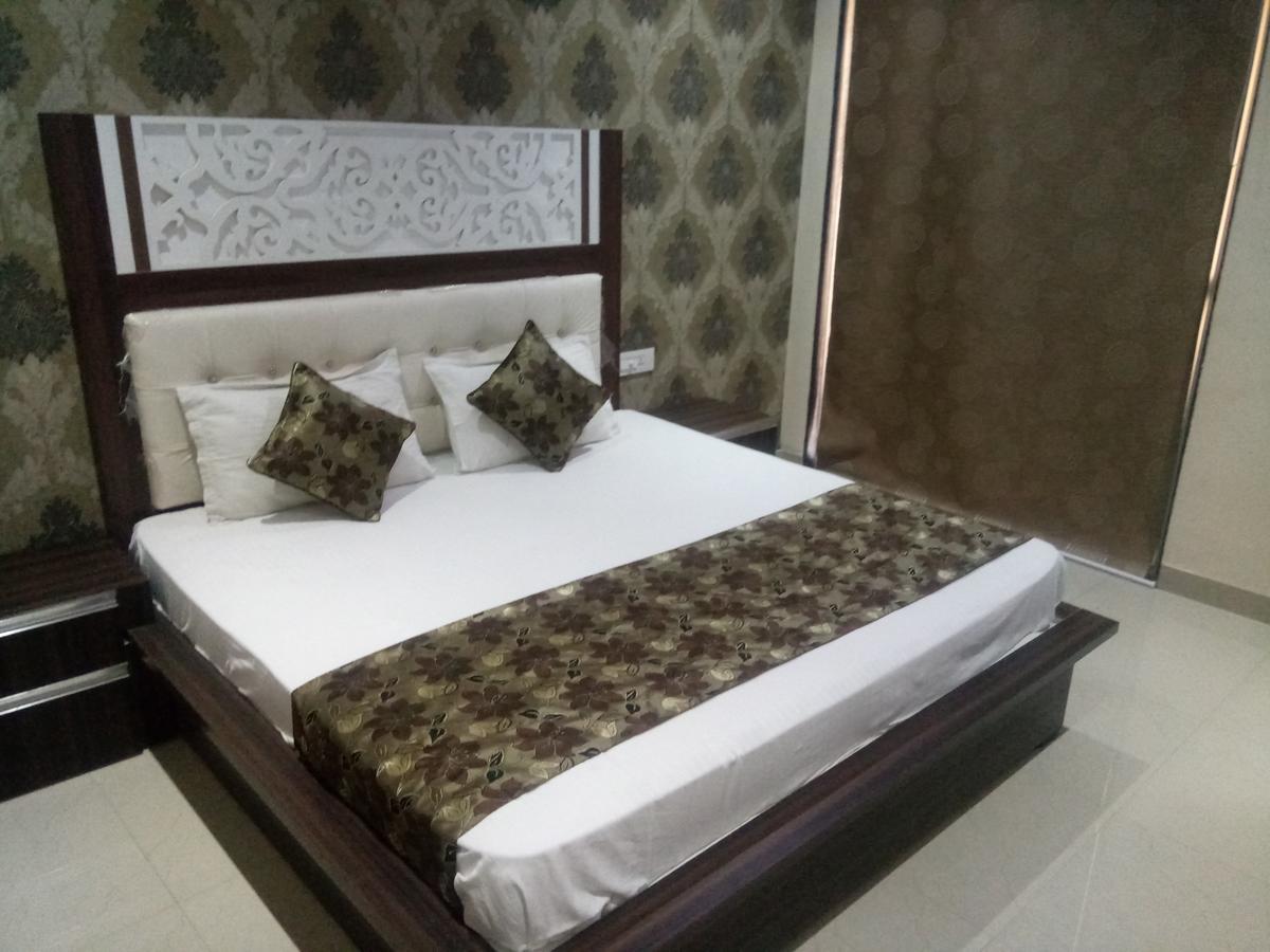 Anamsa Residency Otel Vrindāvan Dış mekan fotoğraf